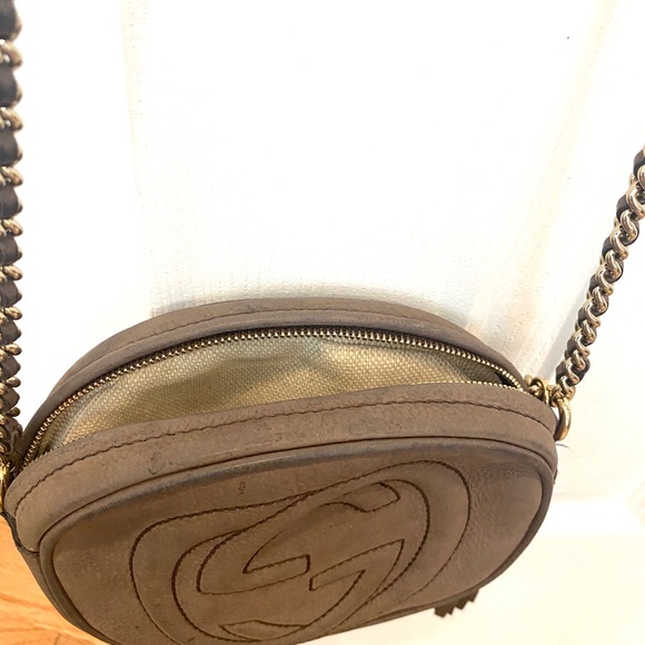 GUCCI Classic Taupe Crossbody Logo - Picture 8 of 9